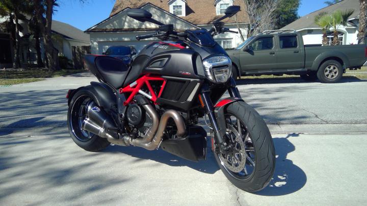 2015 Ducati Diavel Carbon